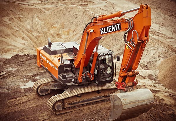 工程机械维护：挖掘机与推土机的保养步骤对比